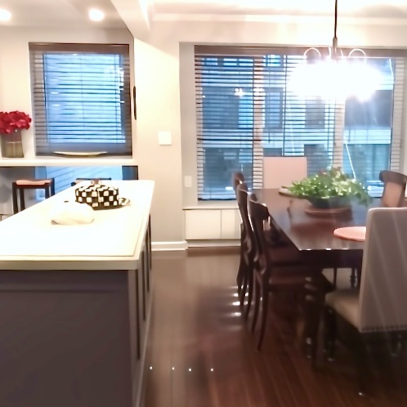 Kitchen & Dining
